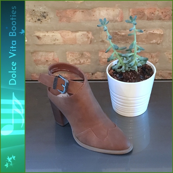 Utterly Divine To Meet You! I'm Donna. - Picture 5 of 8